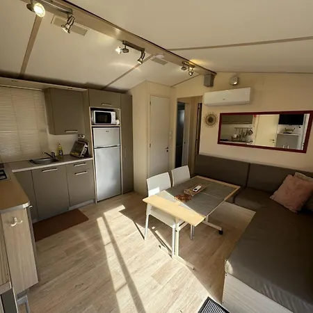 Camping Mobilhome 3 6 Personnes Pres De La - Novela - Frederic Et Sandra Port-la-Nouvelle