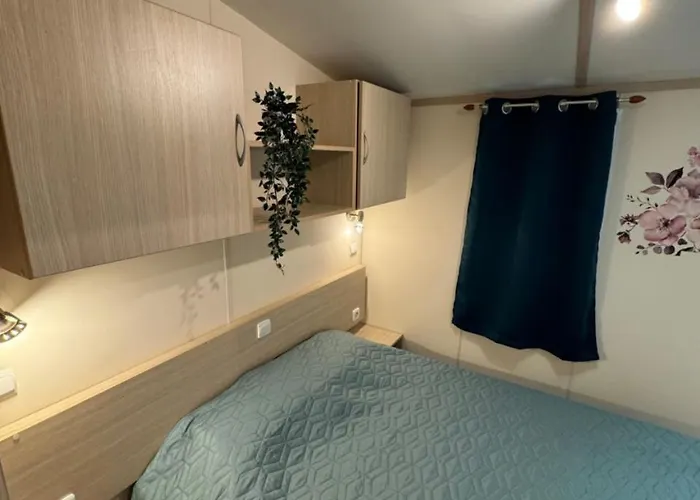 캠프장 Mobilhome 3 6 Personnes Pres De La - Novela - Frederic Et Sandra 포르트라누벨